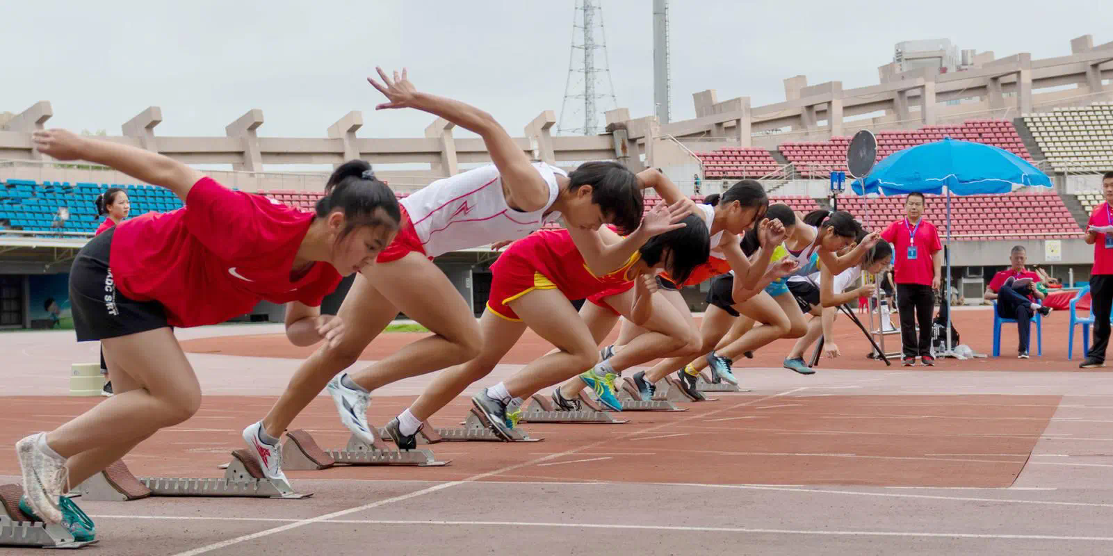 初学者怎么拿网球拍